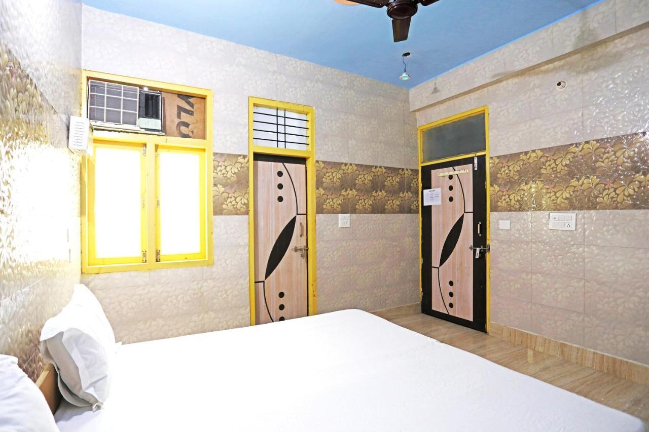 Hôtel Oyo 44361 Shri Lajjaram Ashram à Vrindāvan Extérieur photo