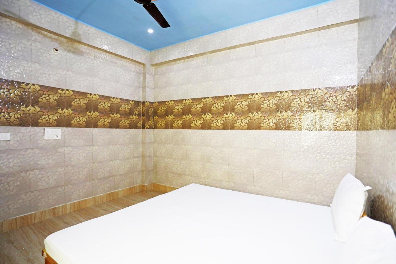 Hôtel Oyo 44361 Shri Lajjaram Ashram à Vrindāvan Extérieur photo